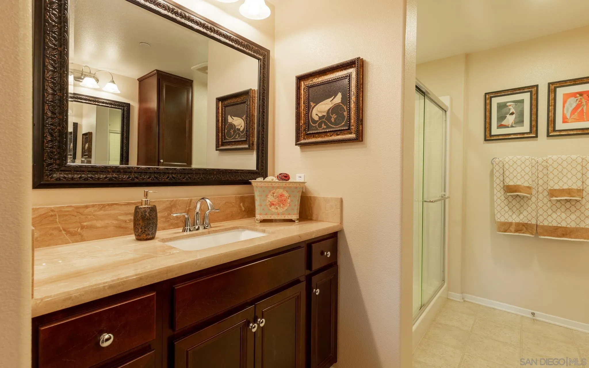 https://cdn.realtyfeed.com/cdn/127/230008208/2a9311cfc6dc500f83984bcb6c5630fd.webp