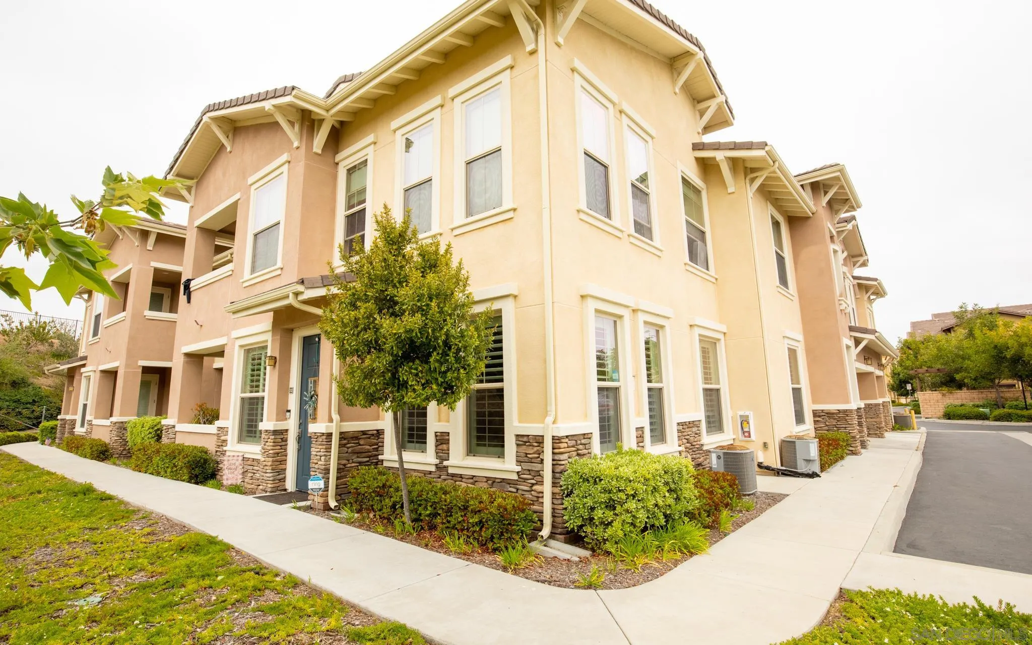 https://cdn.realtyfeed.com/cdn/127/230008208/71c2a4d7f1d0c82ce7de9fff8ec4d61f.webp