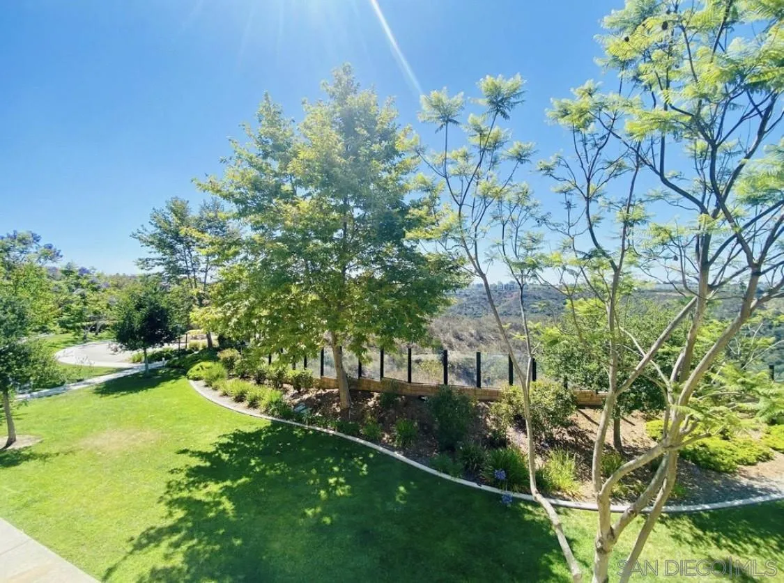 https://cdn.realtyfeed.com/cdn/127/230008208/82106c6e2bb1d66c50e36547a8660f31.webp