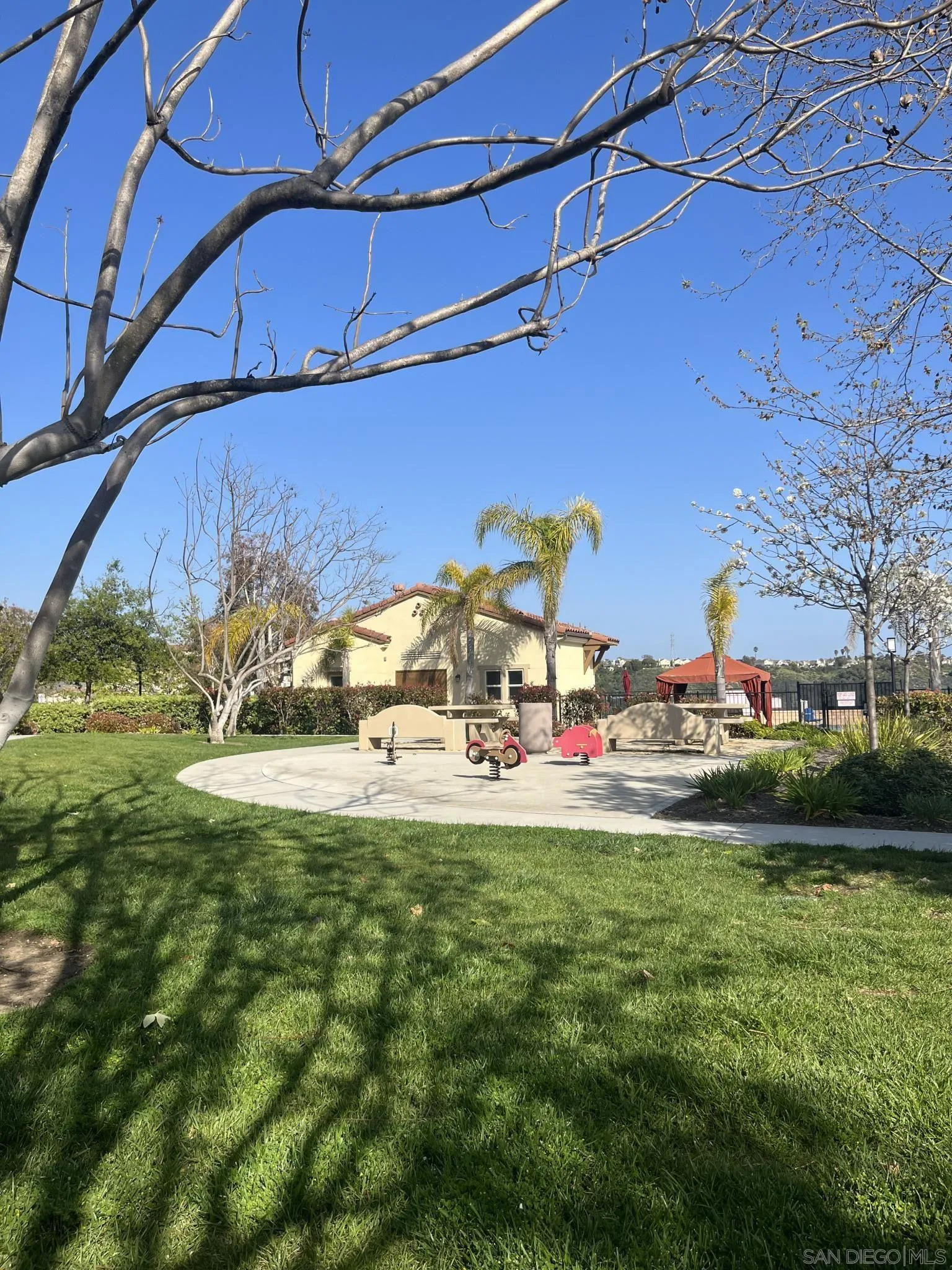 https://cdn.realtyfeed.com/cdn/127/230008208/835ae70e8bd6efd5581af3f124af5d31.webp