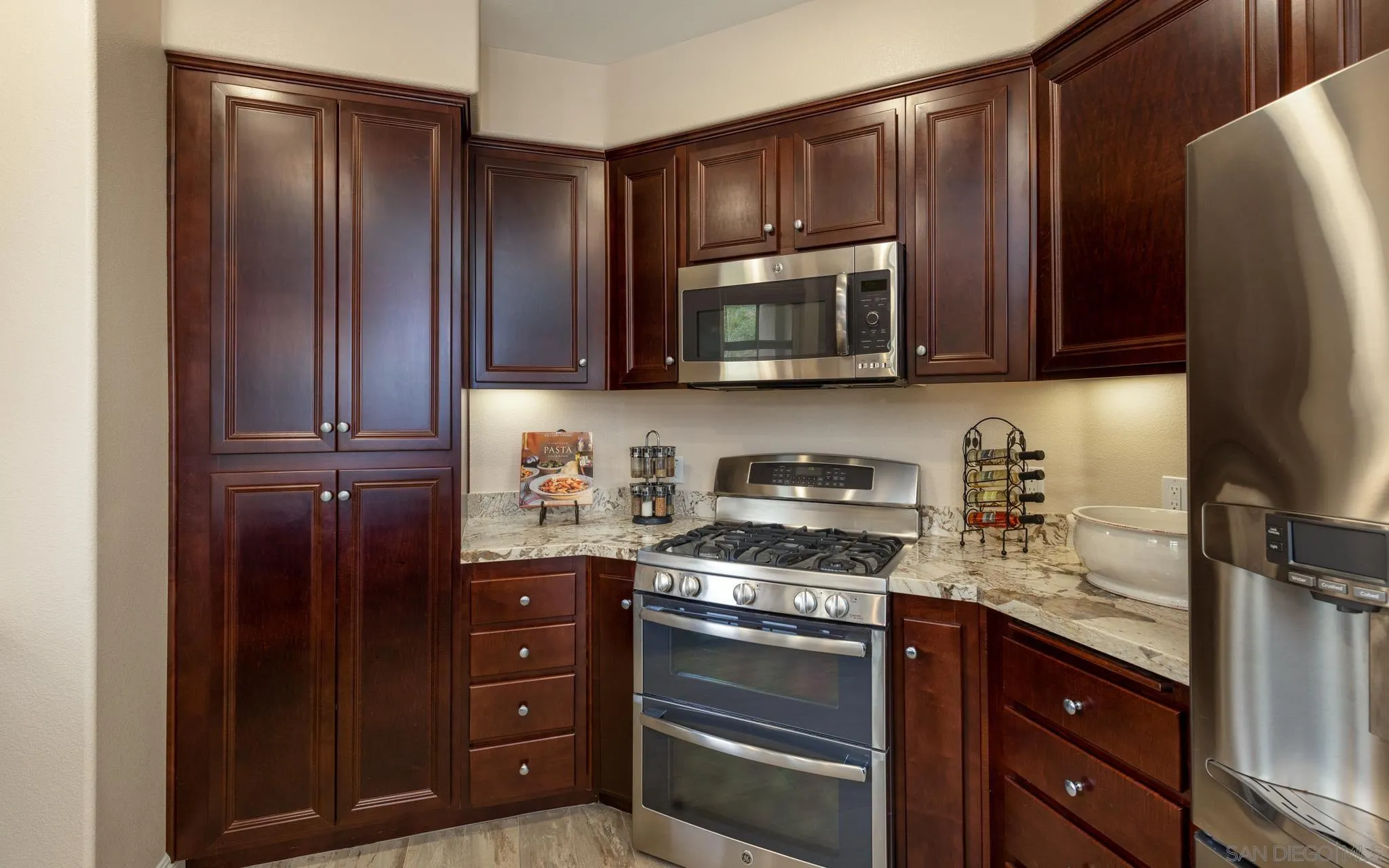 https://cdn.realtyfeed.com/cdn/127/230008208/90efcafbe62d0270cb963b53cc439432.webp