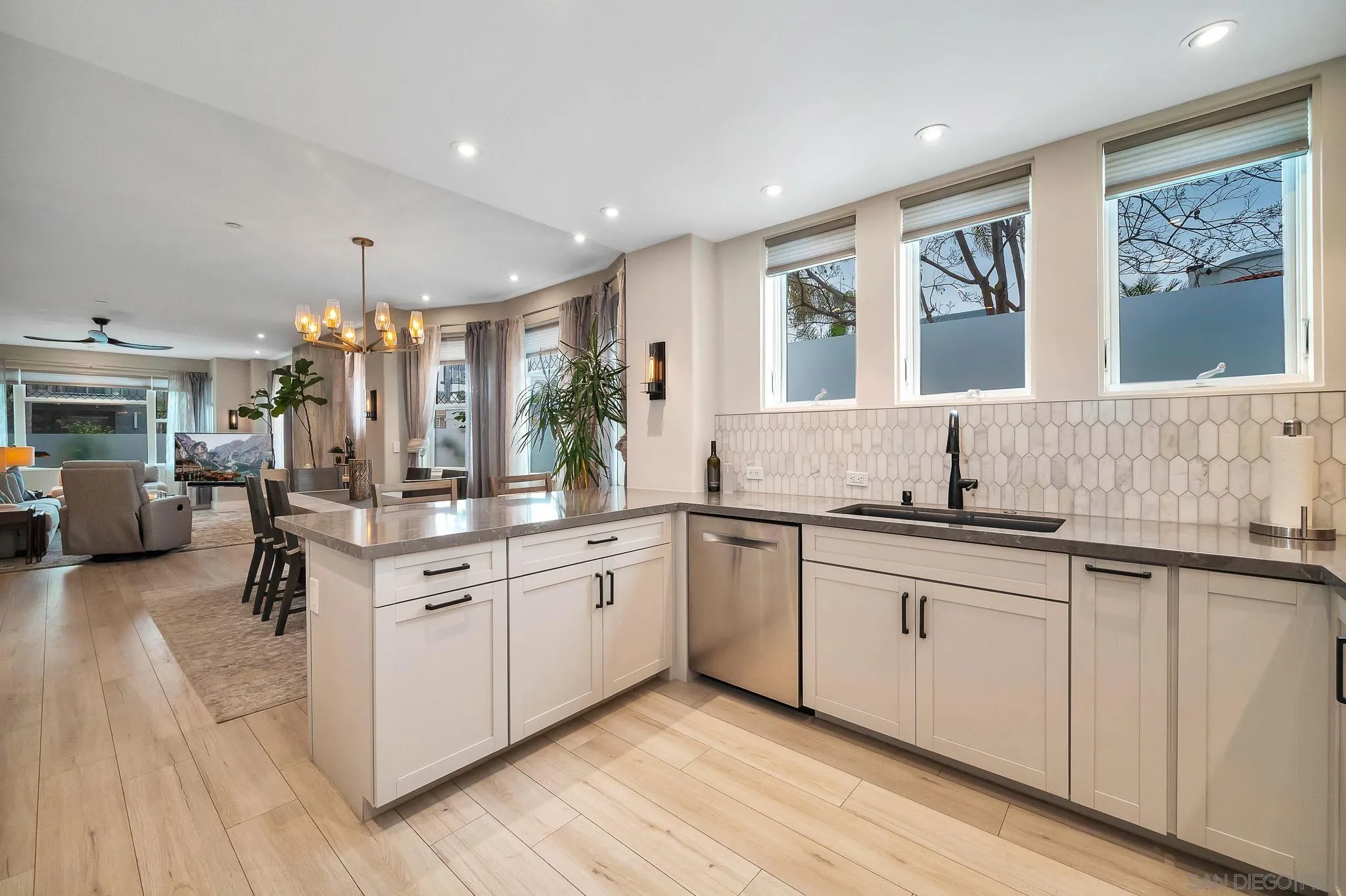 https://cdn.realtyfeed.com/cdn/127/230008263/09c3405172eac0d2a5f1b3441d269164.webp