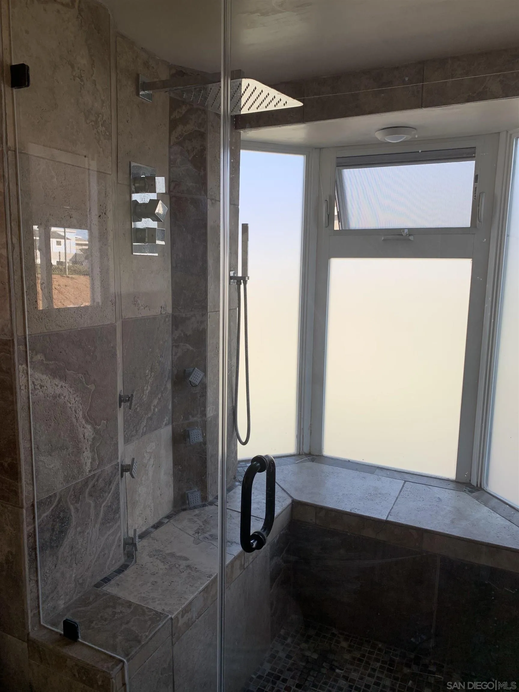 https://cdn.realtyfeed.com/cdn/127/230008583/35eb5820d086c69e0770ac716a4dc112.webp