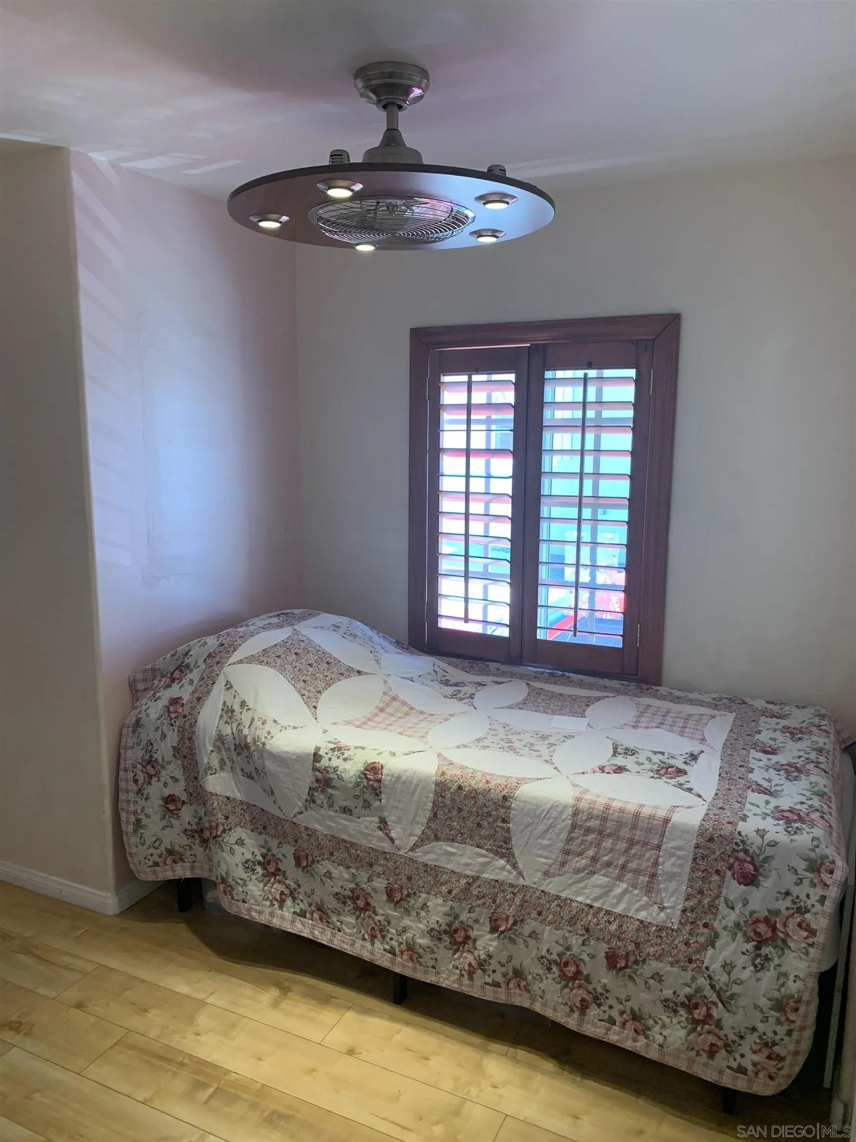 https://cdn.realtyfeed.com/cdn/127/230008583/932cf214c324a017e7a2ac3b7225071a.webp