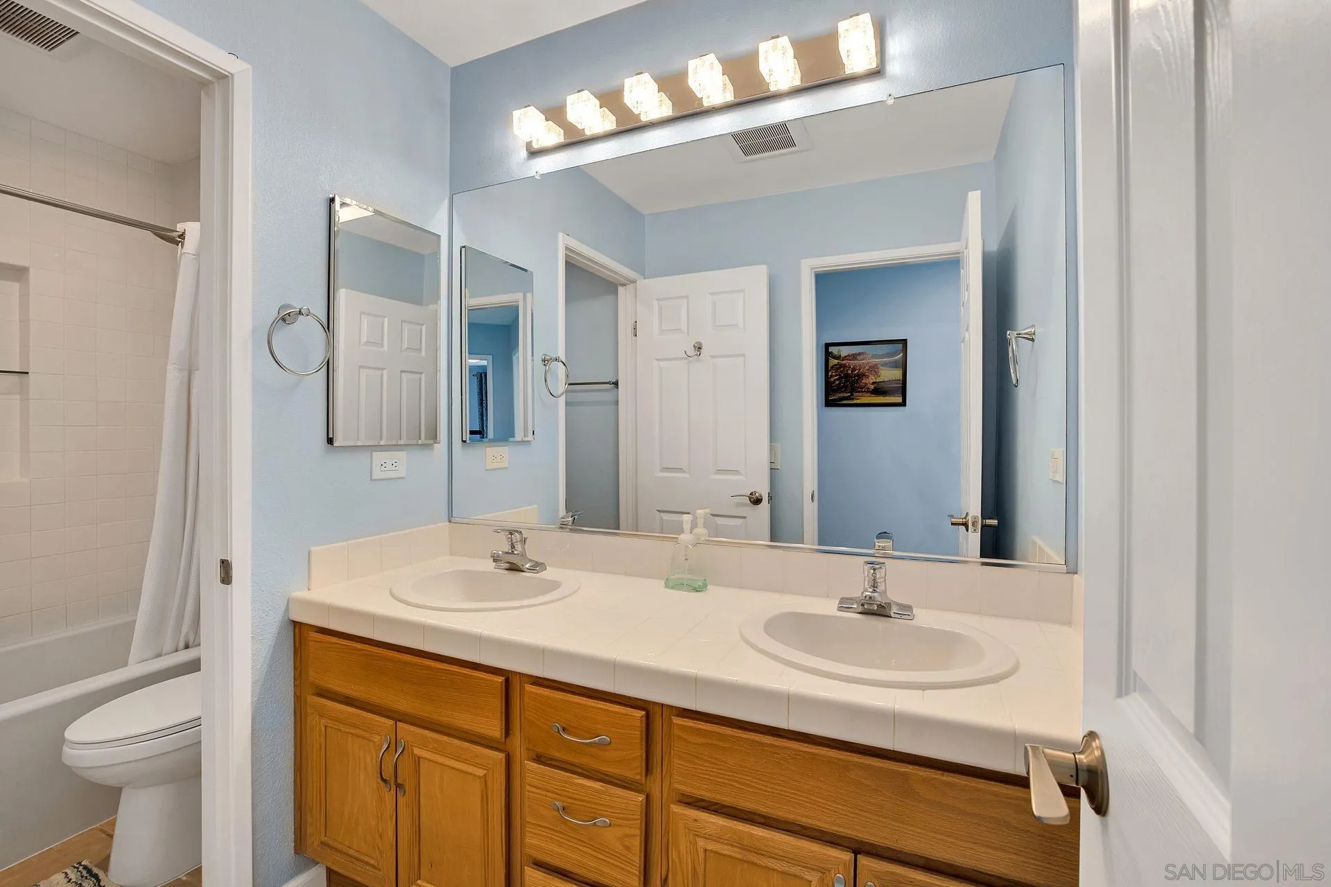 https://cdn.realtyfeed.com/cdn/127/230009027/62f2fbaba7ddd17e7475285ecaff40fd.webp