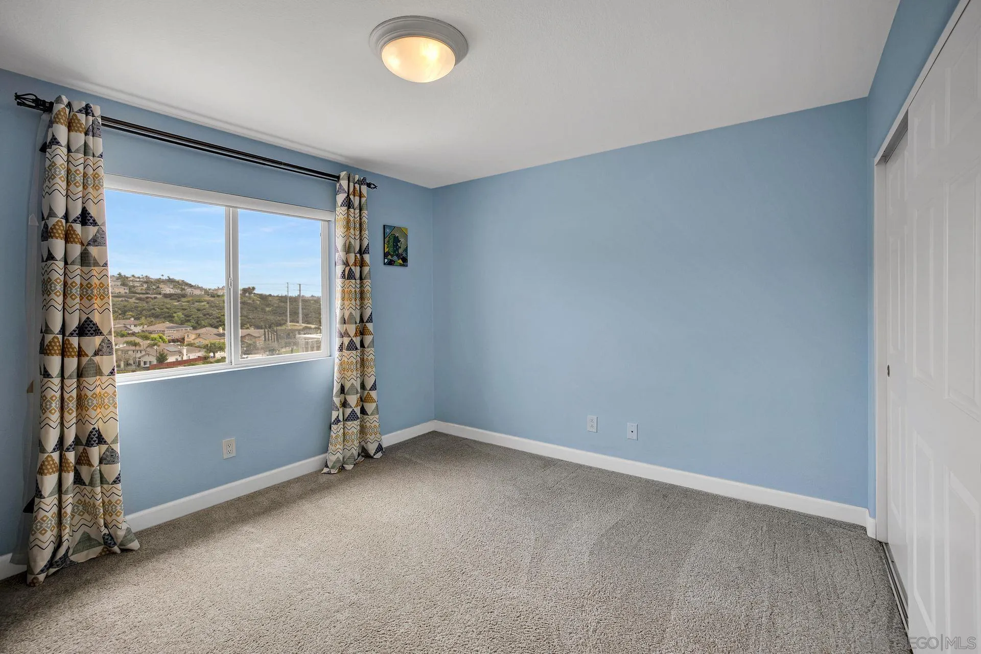https://cdn.realtyfeed.com/cdn/127/230009027/81334739f0370146e4836d56ab11cb50.webp
