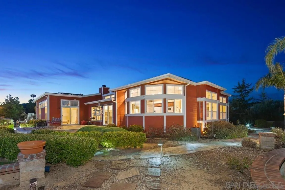 https://cdn.realtyfeed.com/cdn/127/230009198/18bf057478b28fc4ca7252ef3c881b17.webp