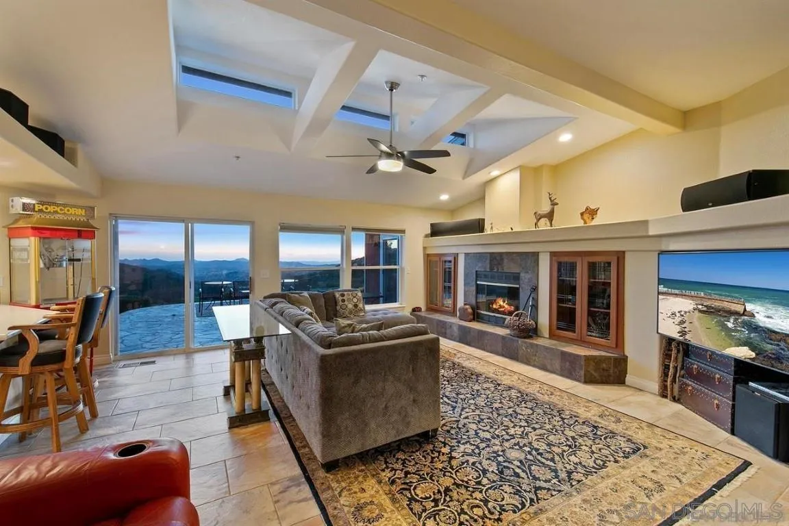 https://cdn.realtyfeed.com/cdn/127/230009198/652da9ab86e1349b8afe22f4e21ece5d.webp