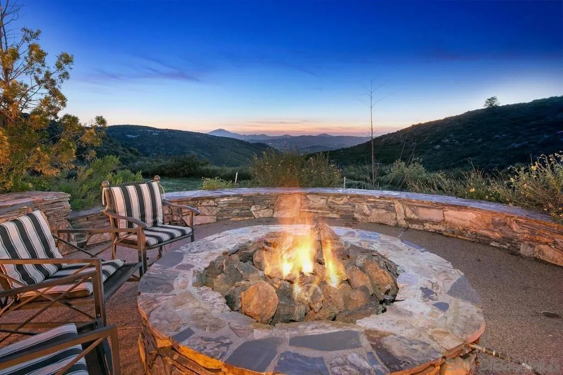 https://cdn.realtyfeed.com/cdn/127/230009198/6e54dd46e9b3ad69b9811d15621921d1.webp