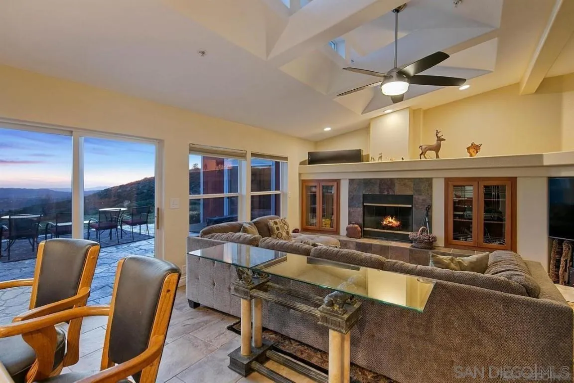 https://cdn.realtyfeed.com/cdn/127/230009198/8888f3eef1e8ae4d2e02c07da6b820b2.webp
