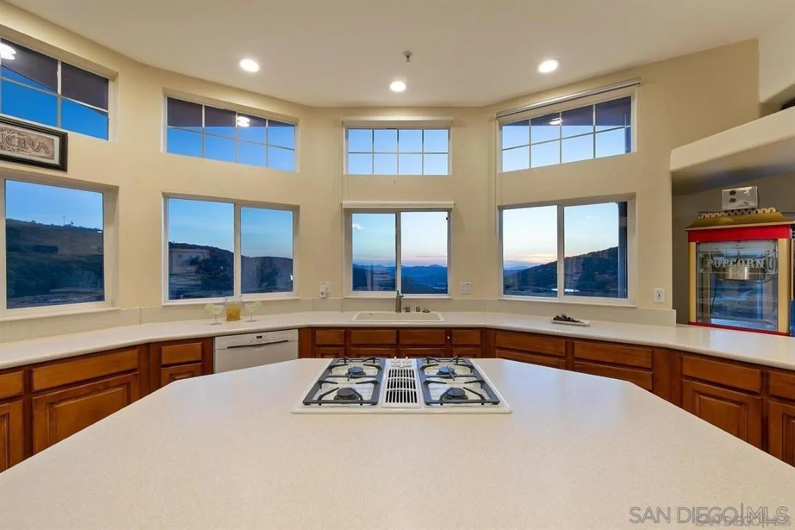 https://cdn.realtyfeed.com/cdn/127/230009198/e7585afd4451357d78fbf459f77446d4.webp