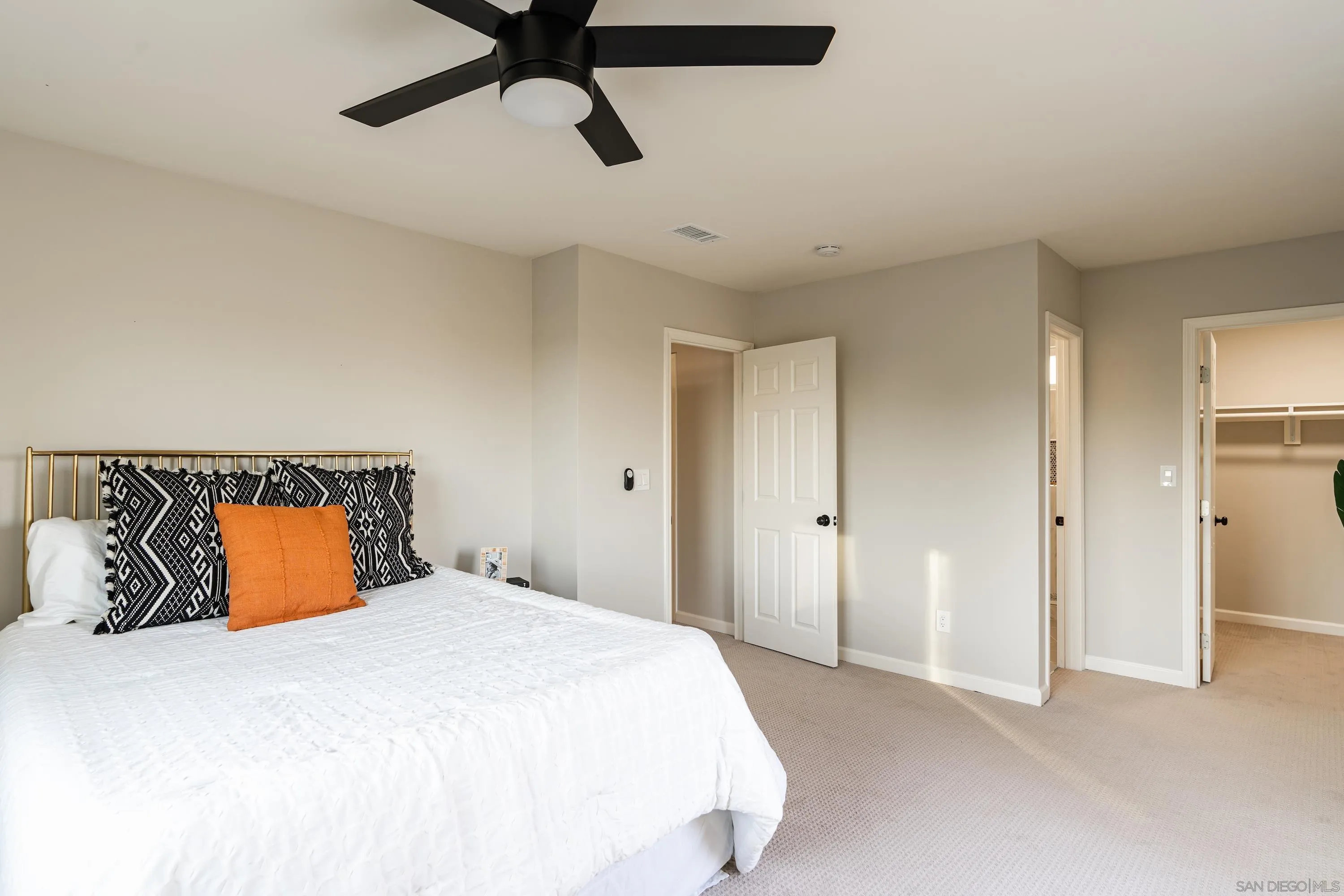 https://cdn.realtyfeed.com/cdn/127/230009232/1d0783d4368c9e202a14f38ef2578542.webp