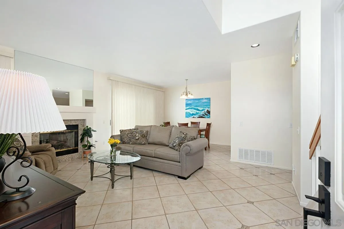 Photo #3: 230009405 Listing 
