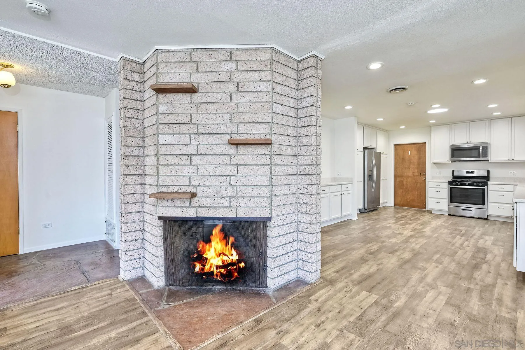 https://cdn.realtyfeed.com/cdn/127/230009609/96a0150246361c4002460b03f69001b7.webp