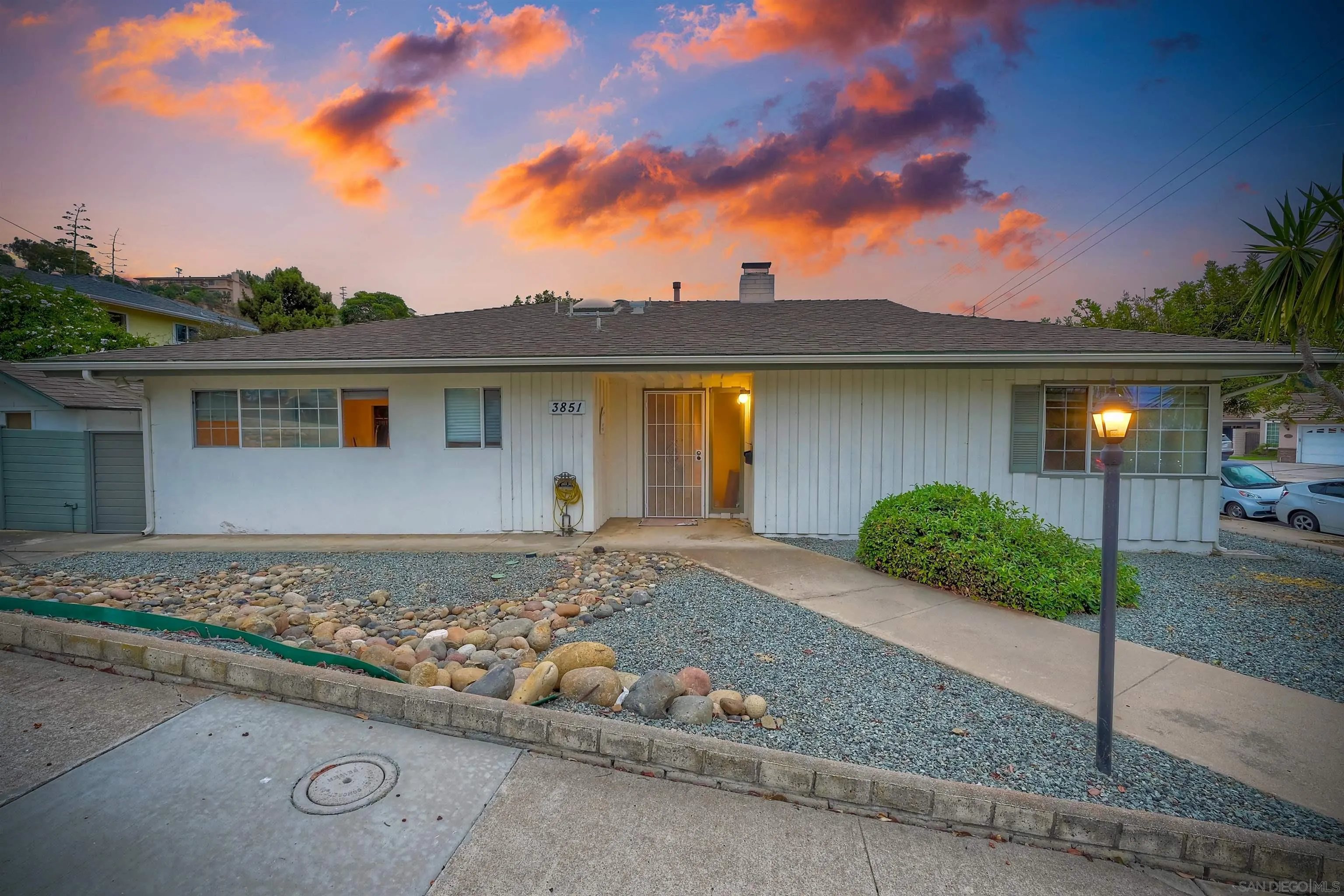 https://cdn.realtyfeed.com/cdn/127/230009609/a67817d08b4031c9e140518a611f8da7.webp