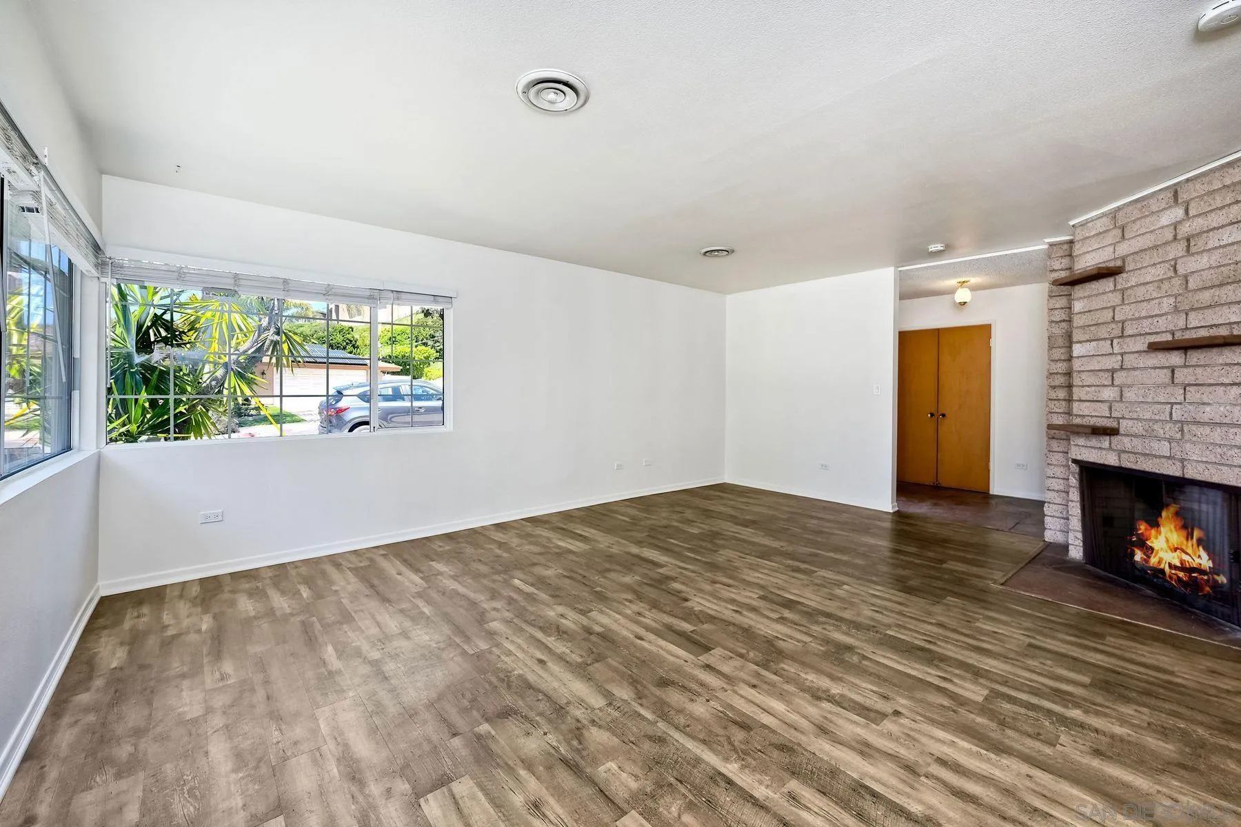 https://cdn.realtyfeed.com/cdn/127/230009609/d884db1a3ef68423fe9c62a238d48703.webp