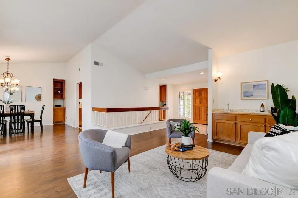 Photo #5: 230009670 Listing 