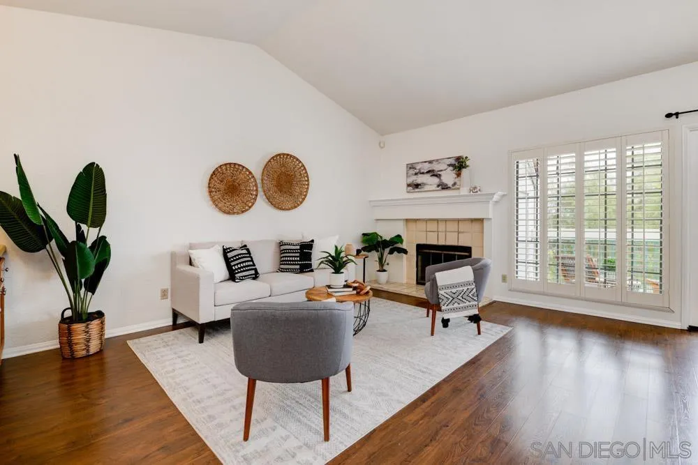 Photo #3: 230009670 Listing 
