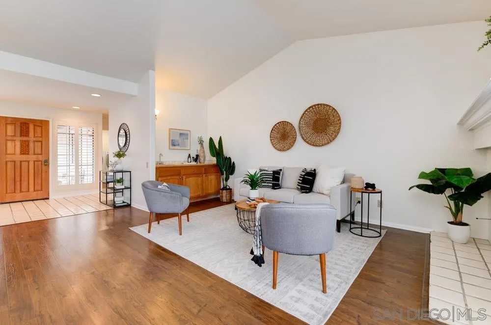 Photo #4: 230009670 Listing 
