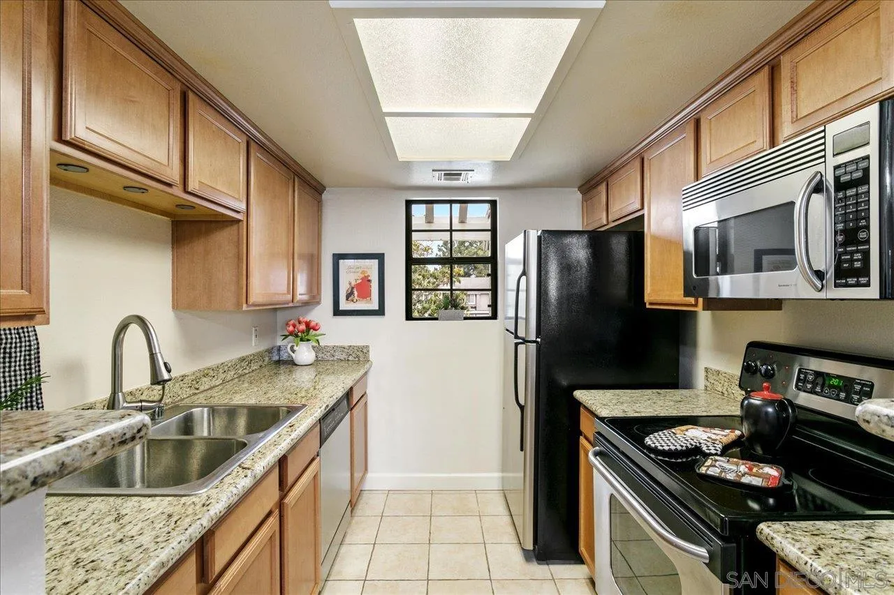 Photo #6: 230009877 Listing 