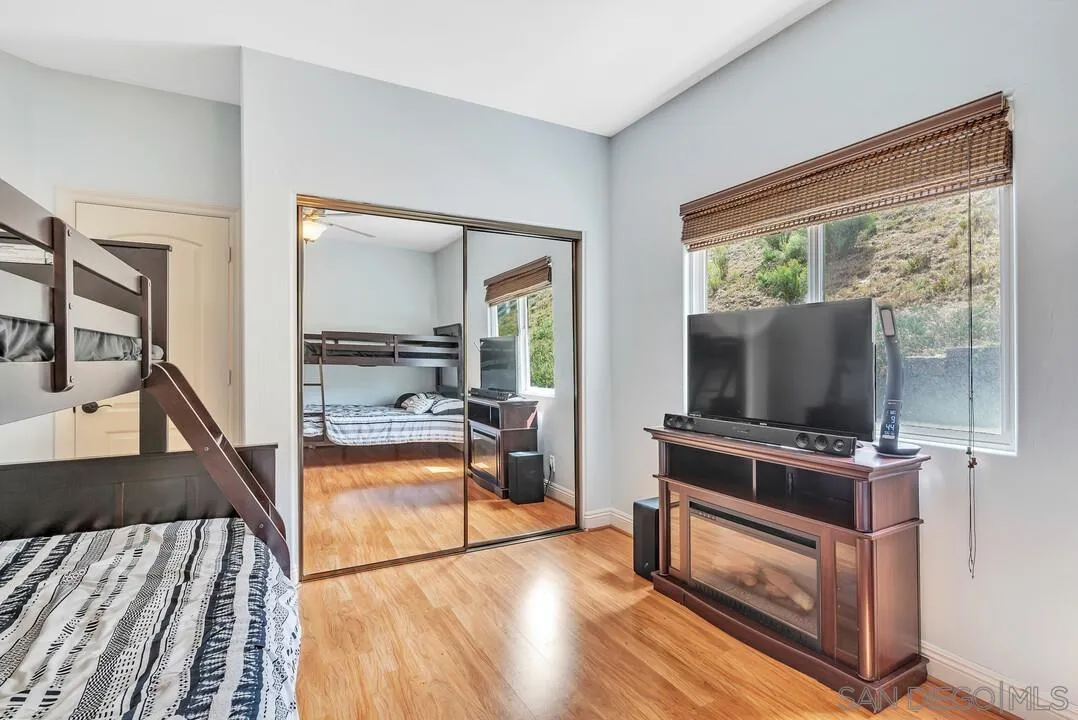 https://cdn.realtyfeed.com/cdn/127/230009917/0b5874537ce694f6a41fb5e897c5a561.webp