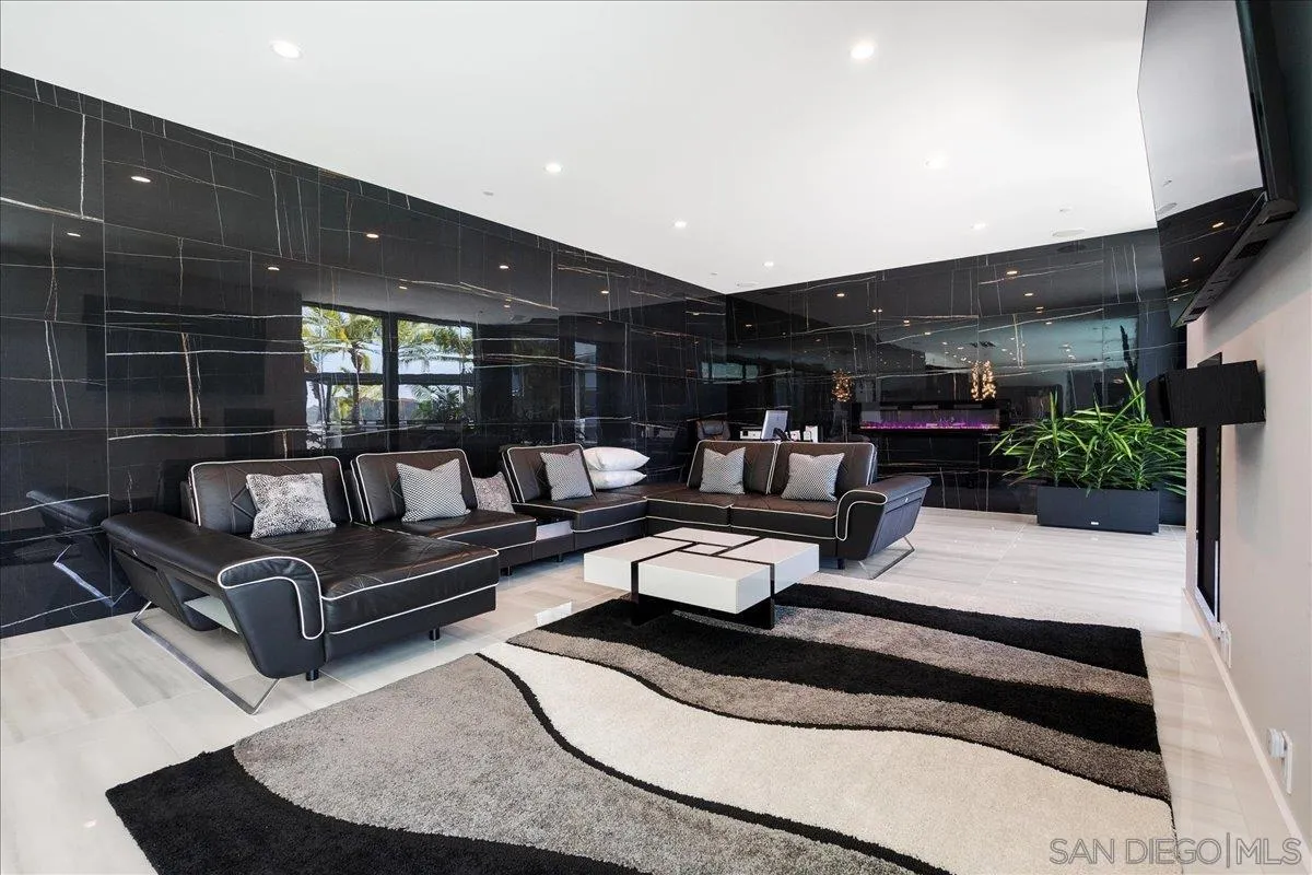 https://cdn.realtyfeed.com/cdn/127/230010083/22d68dfa0fd4359eb9c40d61a4d997d7.webp