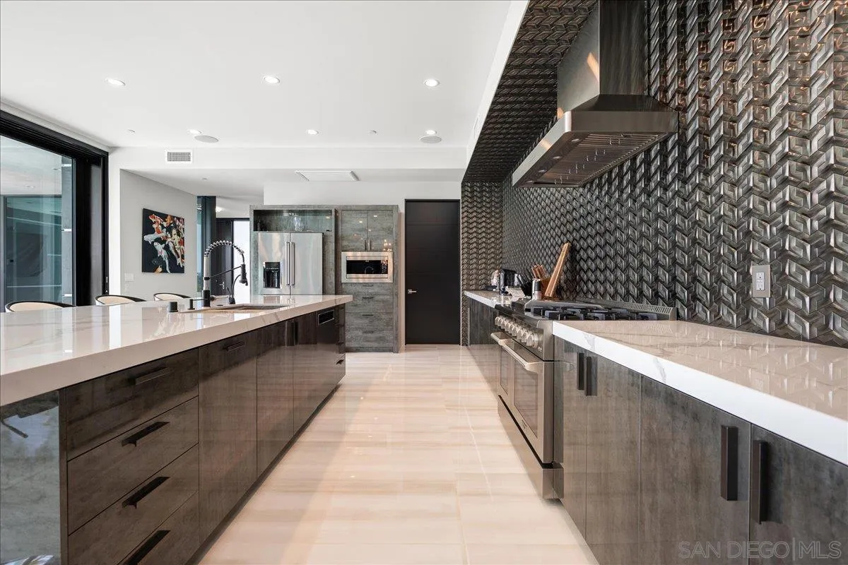 https://cdn.realtyfeed.com/cdn/127/230010083/3693971ab8ba682544f5c0fcea49aeaf.webp