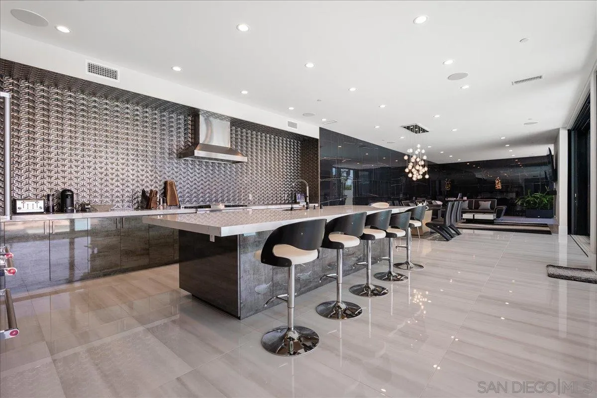 https://cdn.realtyfeed.com/cdn/127/230010083/9858f64ef2c616c409b6d0dd60fdee87.webp