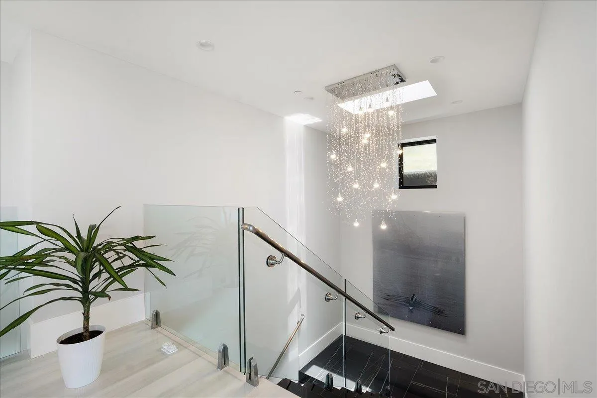 https://cdn.realtyfeed.com/cdn/127/230010083/997f7f66da5e5d0383ade45a5f2a1ab8.webp
