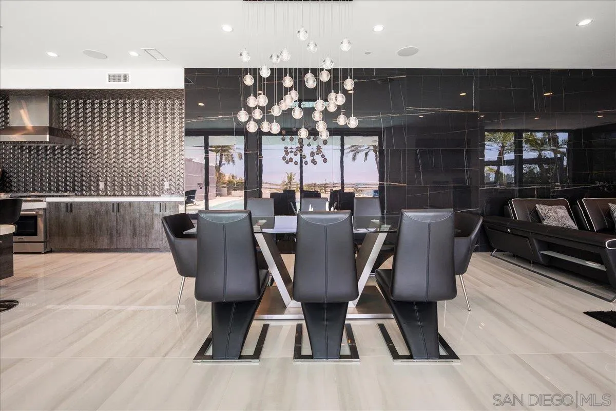https://cdn.realtyfeed.com/cdn/127/230010083/a92b72a784d8423dc8cb76bd48fe9637.webp