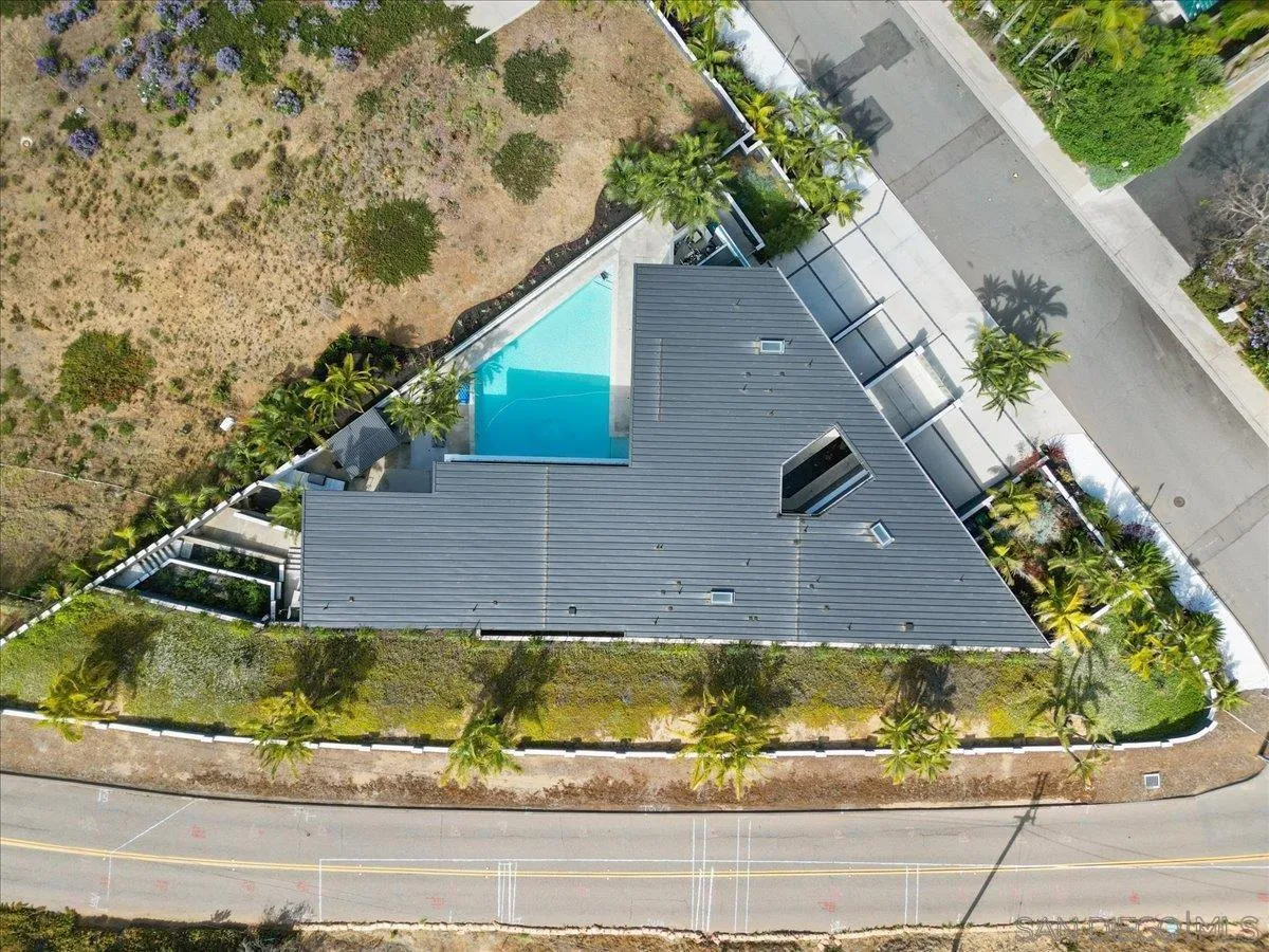https://cdn.realtyfeed.com/cdn/127/230010083/b85126f935c4968af78ed233b96e1304.webp