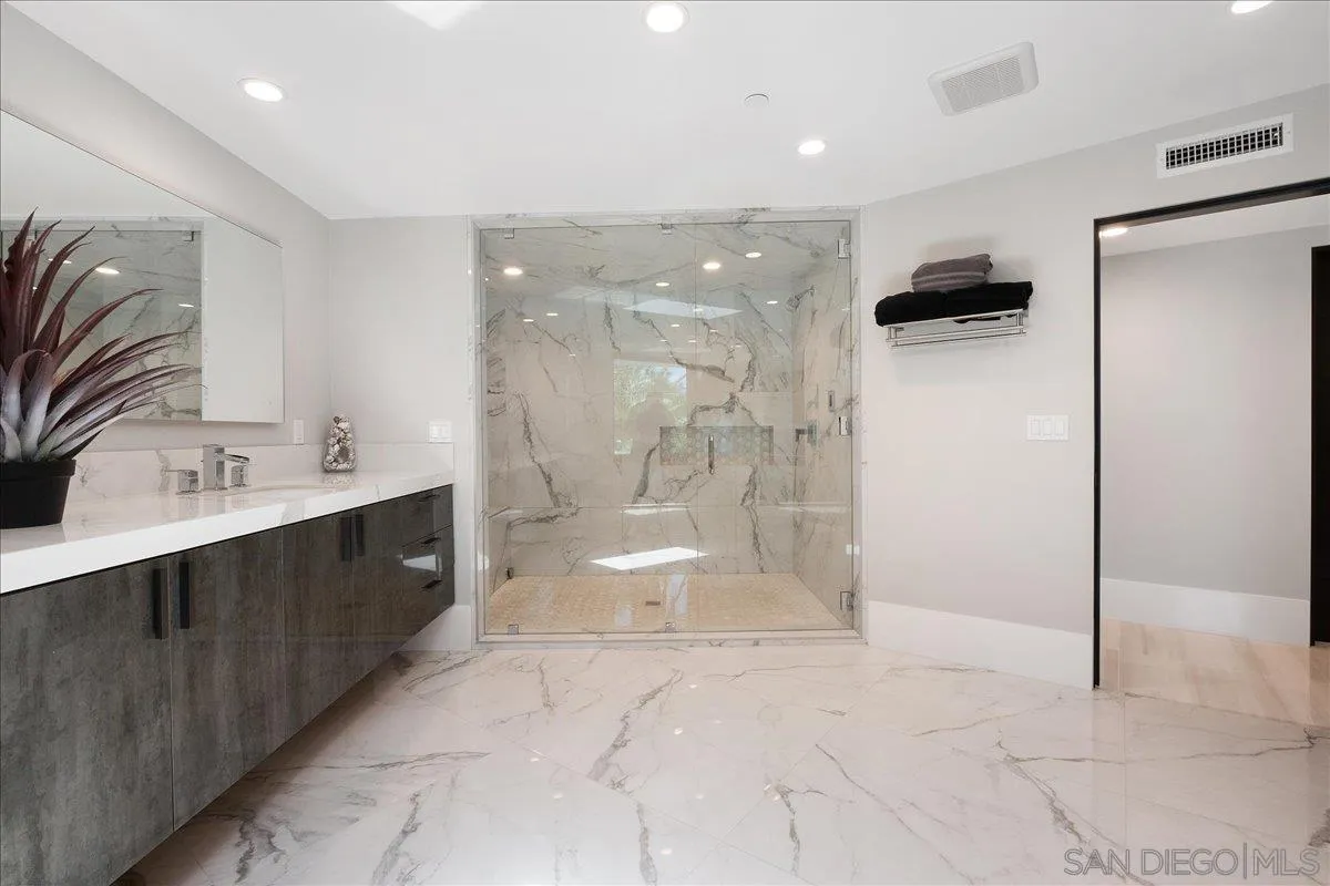 https://cdn.realtyfeed.com/cdn/127/230010083/f8085109e09db87491e92f6620aca1e3.webp