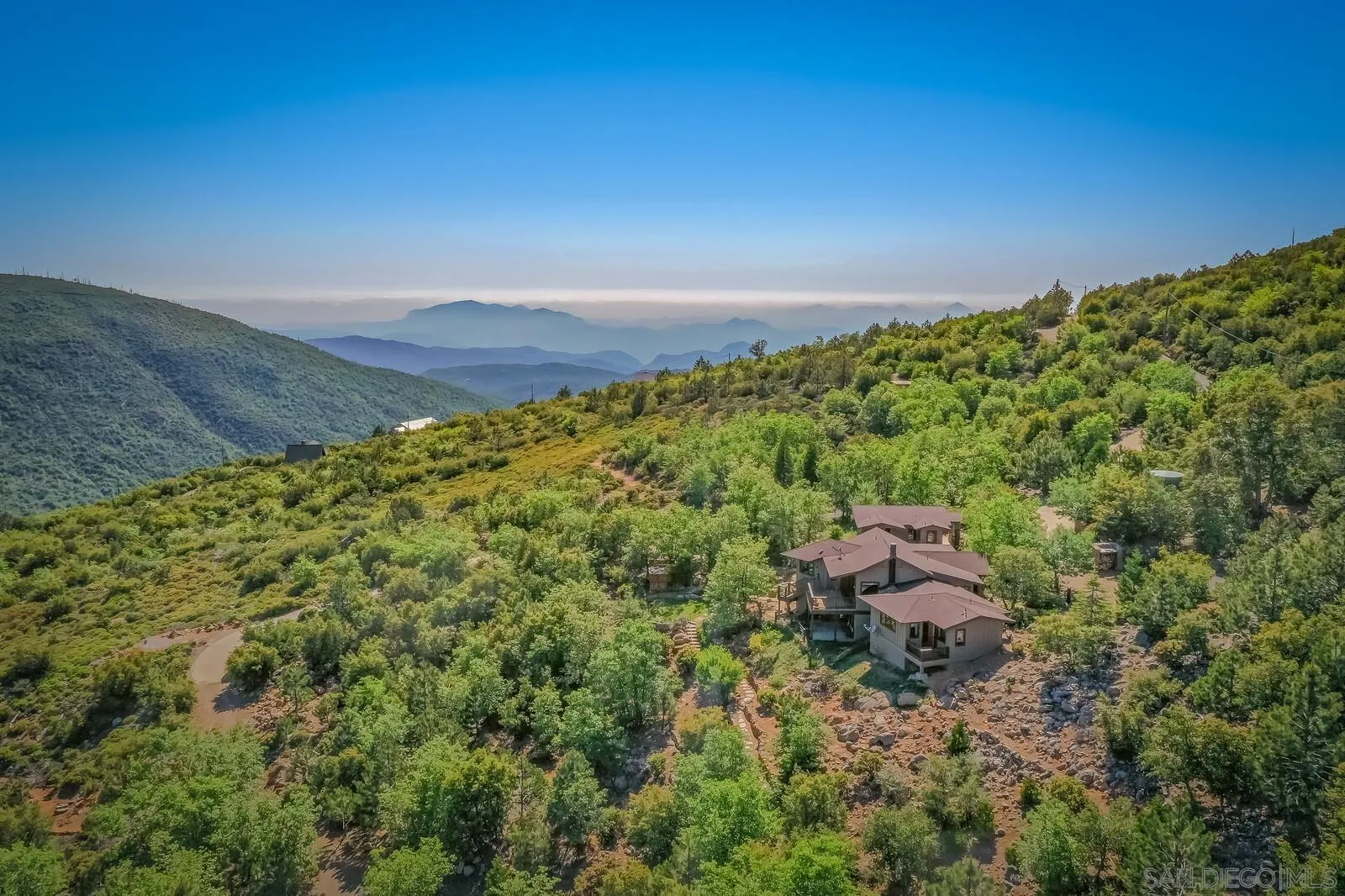 https://cdn.realtyfeed.com/cdn/127/230010164/88c28fd107febcc70739fa47d687ae54.webp
