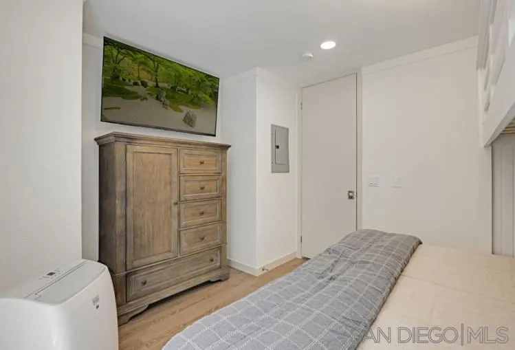 https://cdn.realtyfeed.com/cdn/127/230010463/75c3236271e678ab10275d1dd7d42a80.webp