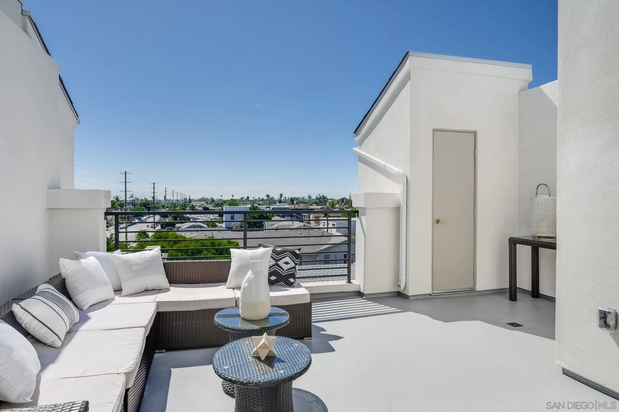 https://cdn.realtyfeed.com/cdn/127/230010543/3cf8b935ef30177cdb621a21d756b2de.webp