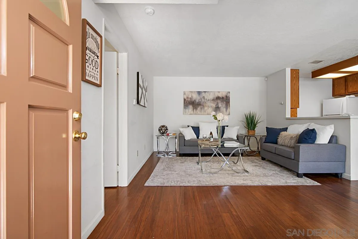 Photo #4: 230010630 Listing 