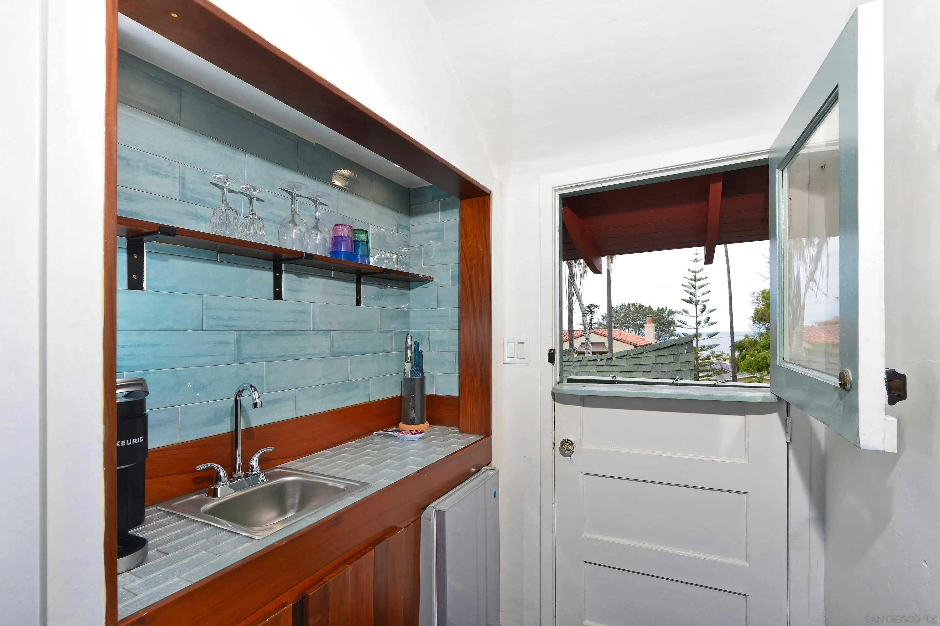 https://cdn.realtyfeed.com/cdn/127/230011375/625d84c108e6174c63456f1d85c5da8c.webp