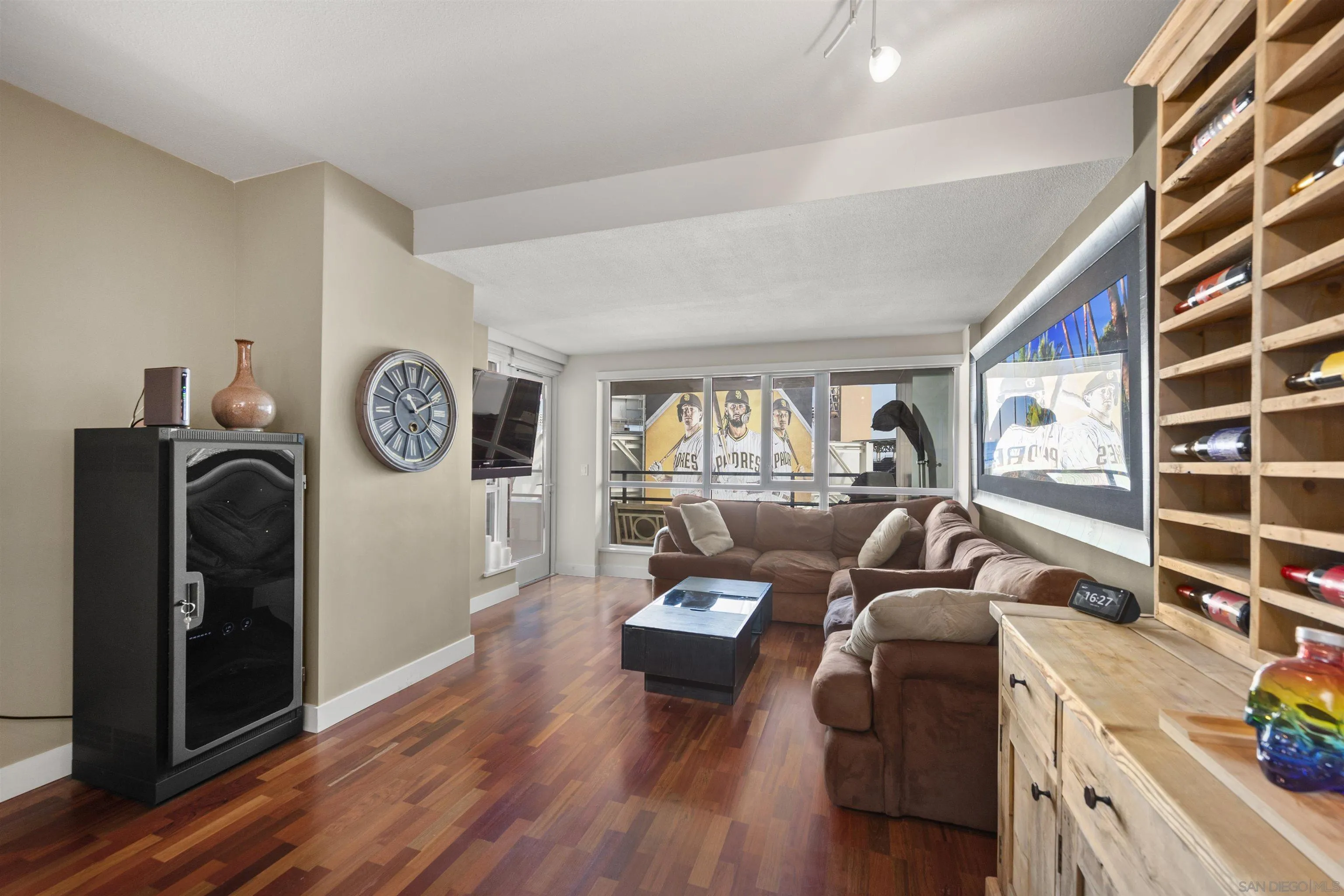 Photo #5: 230011467 Listing 