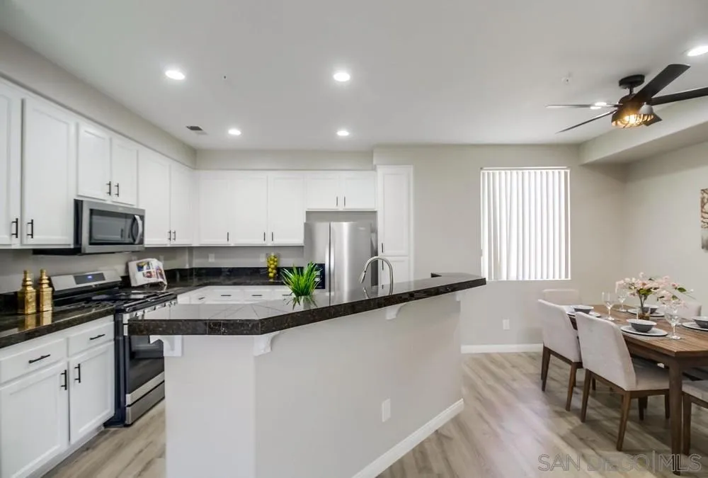 Photo #6: 230011525 Listing 