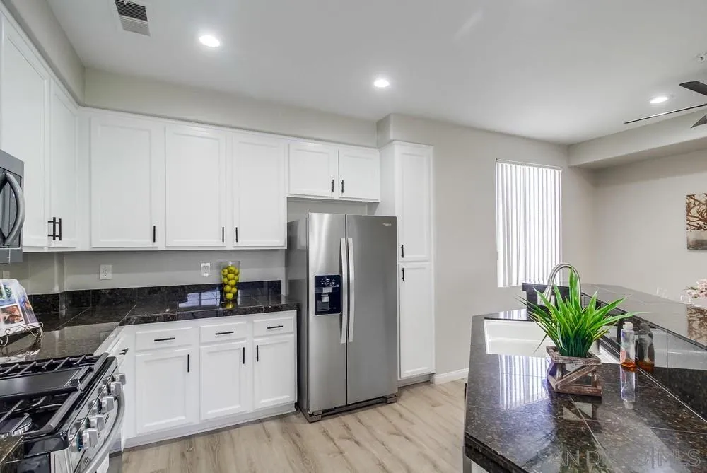 Photo #5: 230011525 Listing 