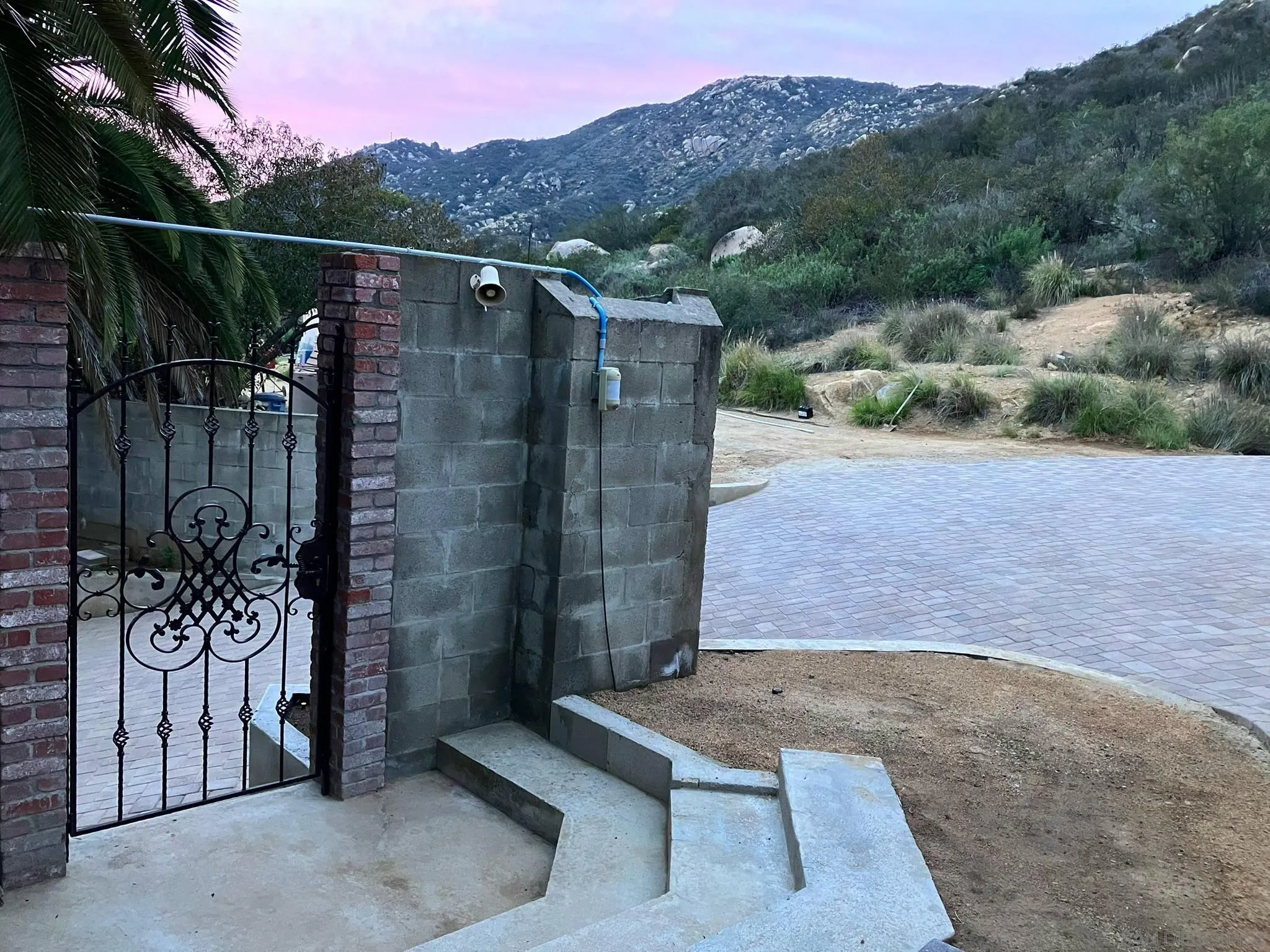https://cdn.realtyfeed.com/cdn/127/230011863/0d98e570d447bb2e94543cefba7589c8.webp