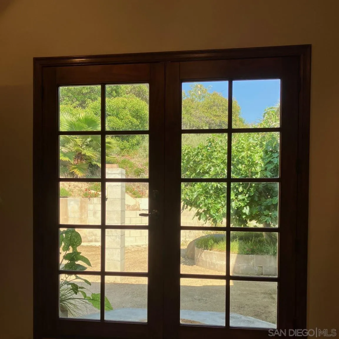 https://cdn.realtyfeed.com/cdn/127/230011863/49d15342f11482d03dc6694b3bfc2c04.webp
