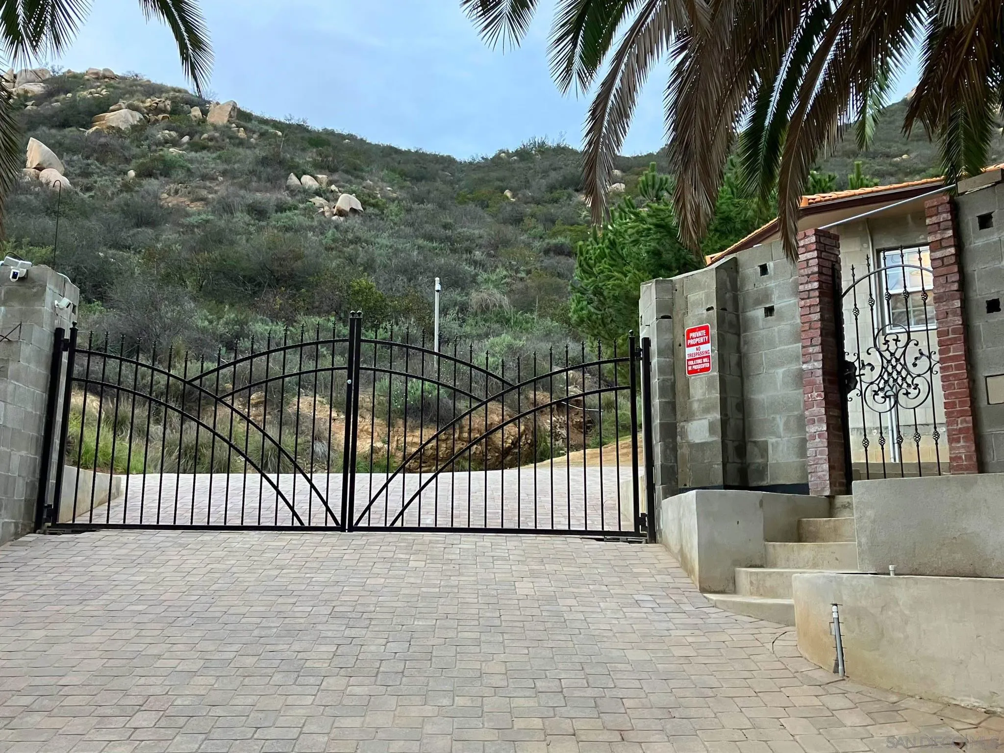 https://cdn.realtyfeed.com/cdn/127/230011863/4d5c32e6be85ab3da3131483a283df5b.webp