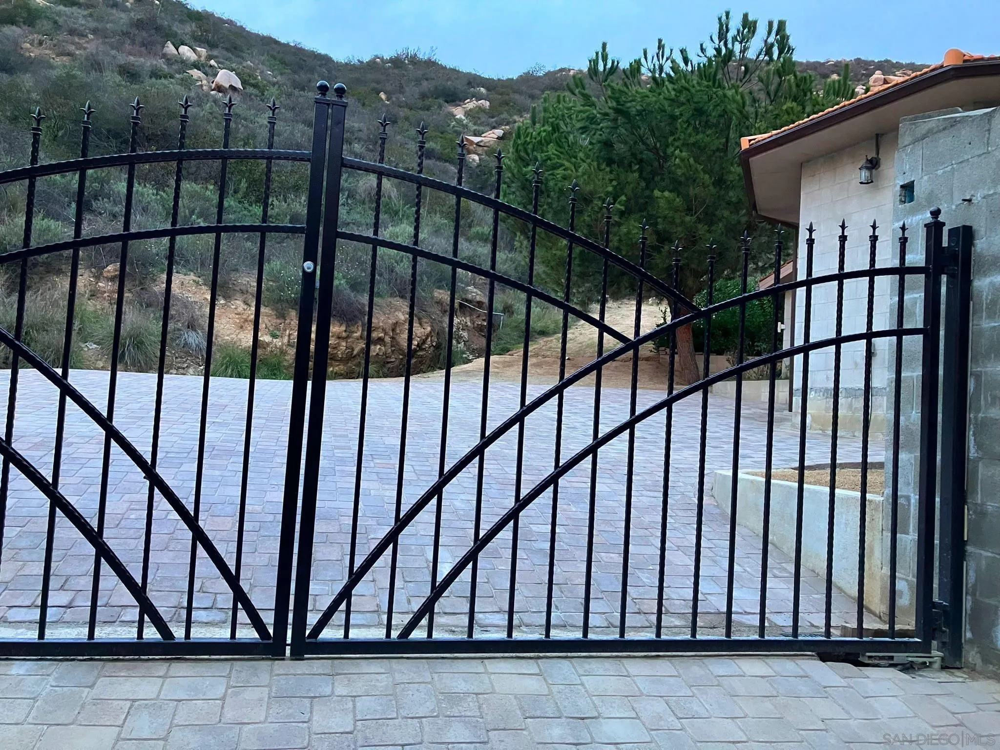 https://cdn.realtyfeed.com/cdn/127/230011863/806df78390d00e61436712ff887609b7.webp