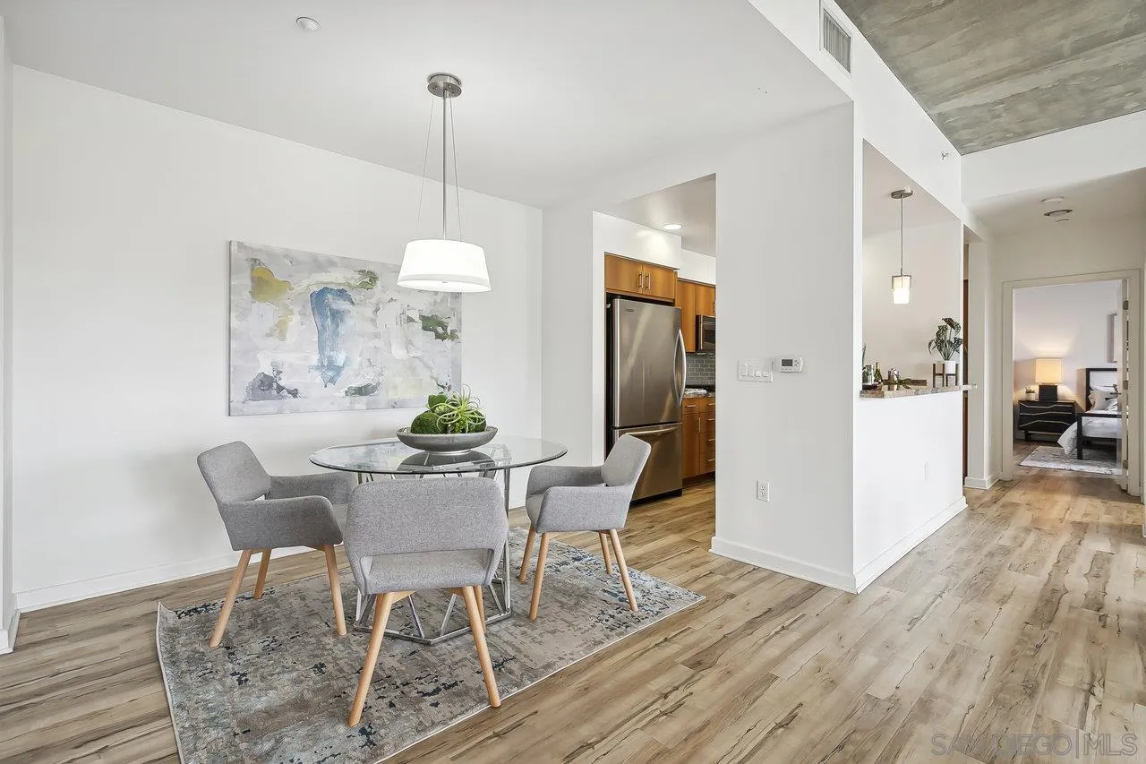 Photo #5: 230011918 Listing 