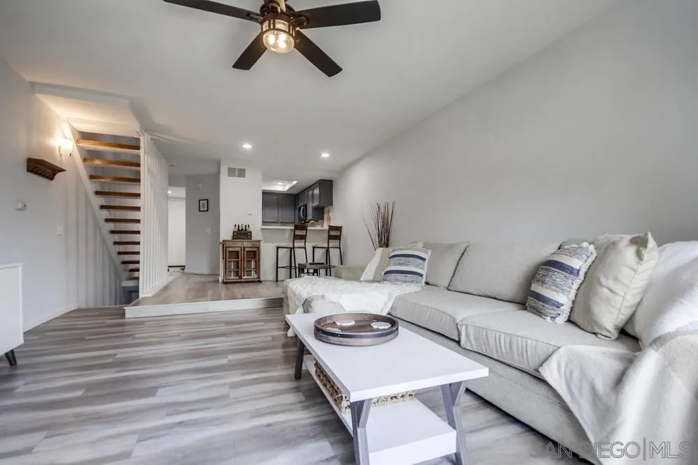 Photo #6: 230011946 Listing 