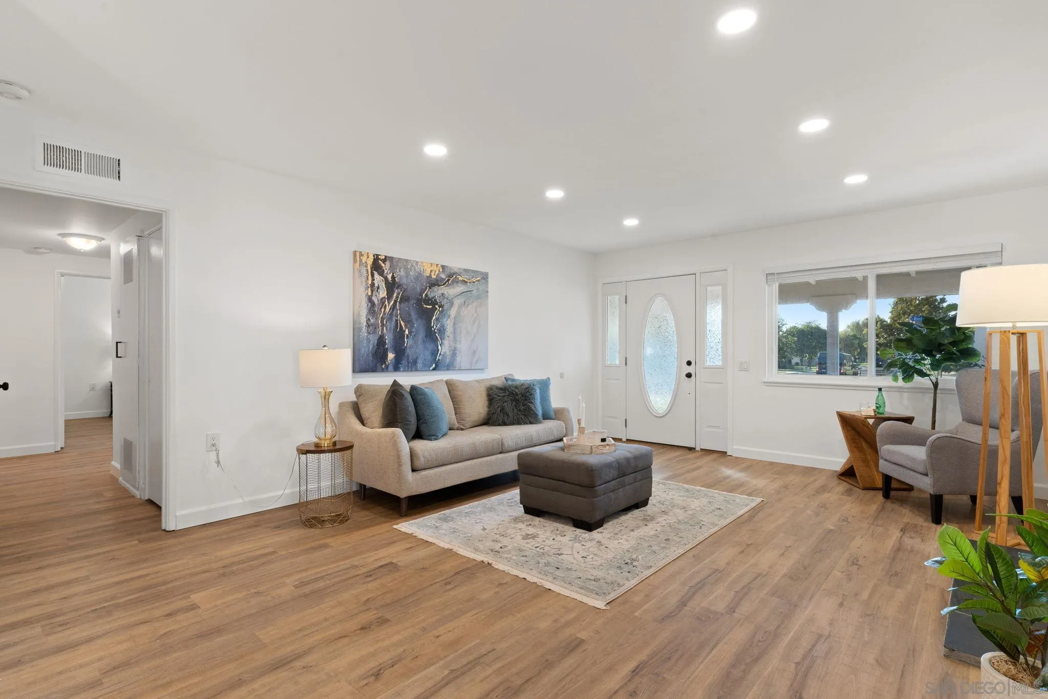 Photo #4: 230012036 Listing 