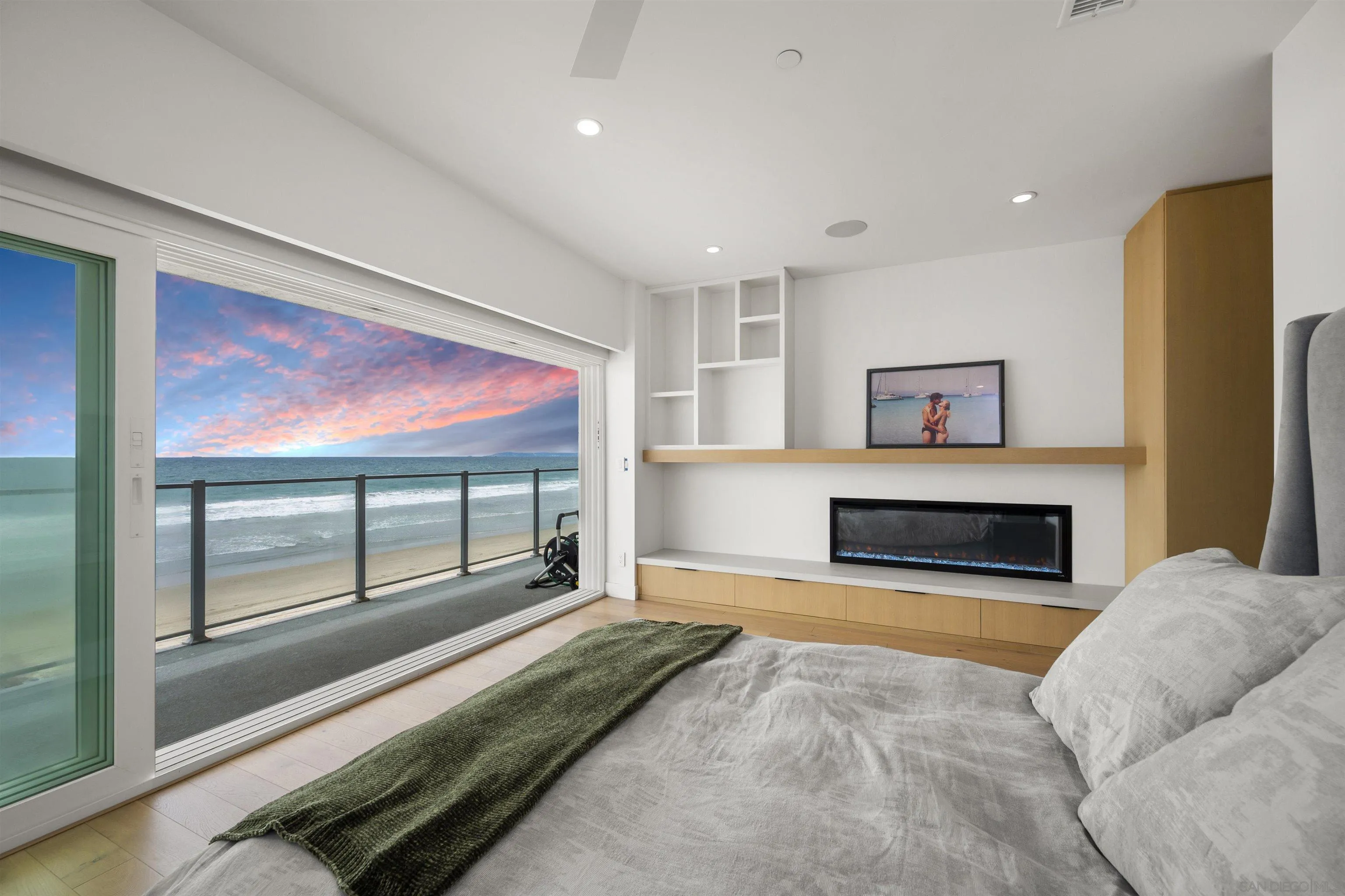 Photo #2: 230012379 Listing 