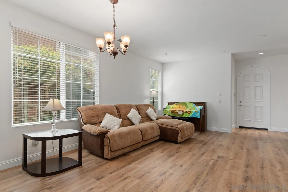 https://cdn.realtyfeed.com/cdn/127/230012550/864281de2127220ebcec3282a6c9bbc5.webp