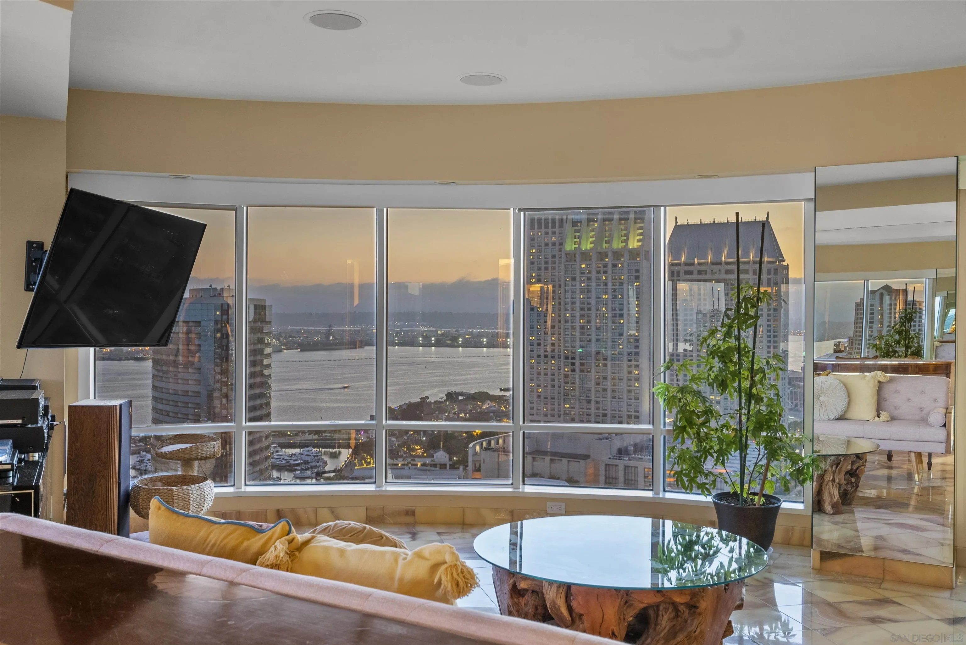 Photo #6: 230012558 Listing 